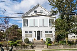 122 School Street 1, Watertown, MA 02472