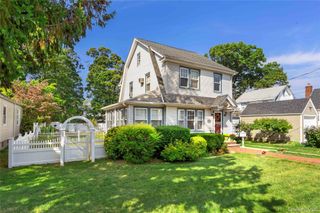 85 Edmund Street Street, Lynbrook, NY 11563
