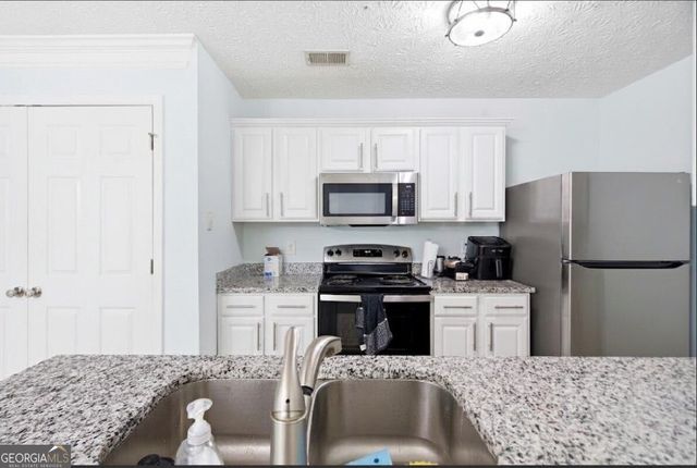 5606 Union Pointe Drive, Union City, GA 30291