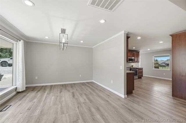 8208 Webb Drive, Tulsa, OK 74131