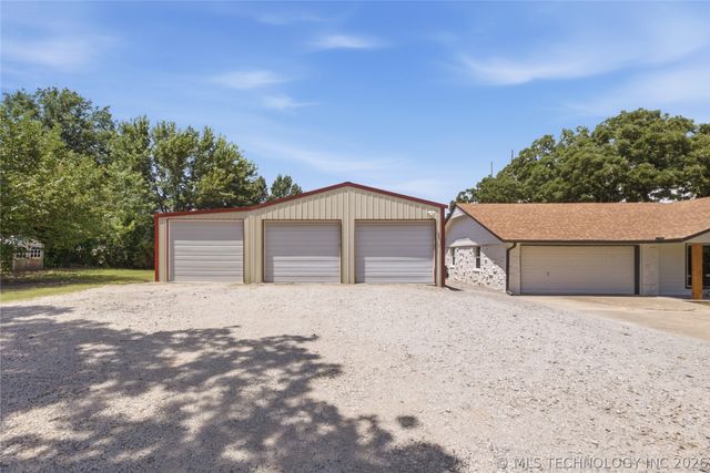 8208 Webb Drive, Tulsa, OK 74131