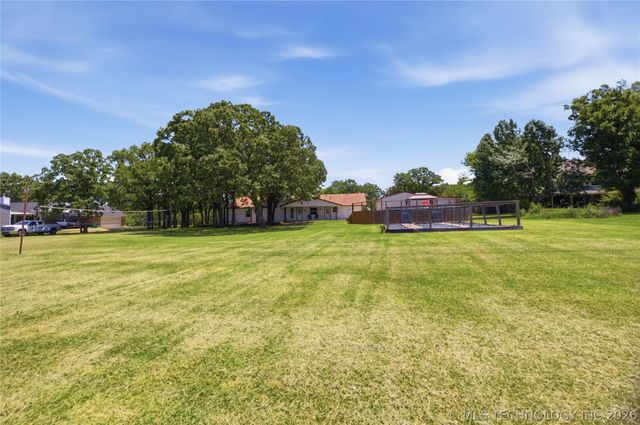 8208 Webb Drive, Tulsa, OK 74131