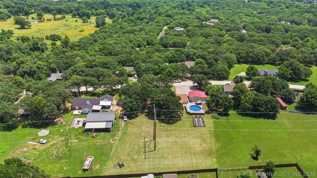 8208 Webb Drive, Tulsa, OK 74131