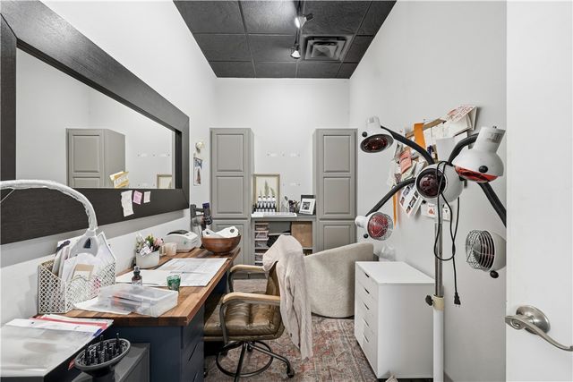 700 SE Walton Boulevard 6, Bentonville, AR 72712