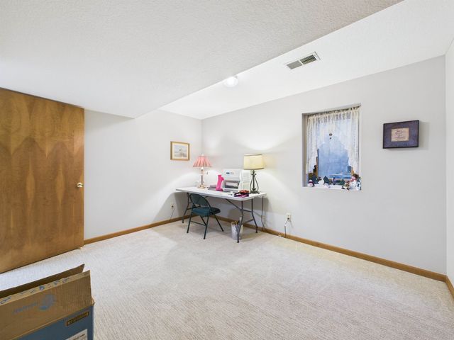 58 Quayle Run Street, Huntington, IN 46750