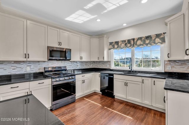 201 Gateway Court 1, Union Beach, NJ 07735