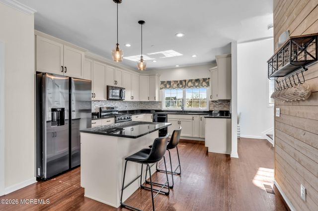 201 Gateway Court 1, Union Beach, NJ 07735