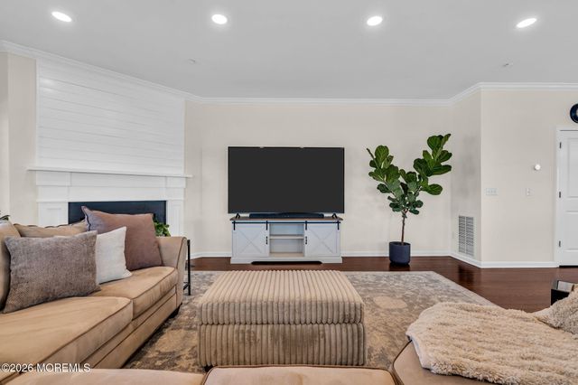 201 Gateway Court 1, Union Beach, NJ 07735