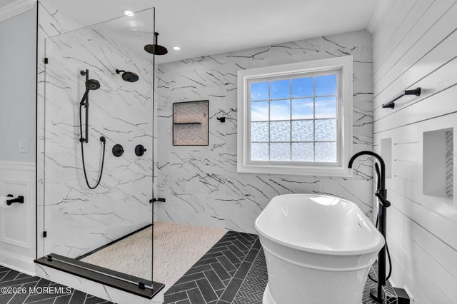 201 Gateway Court 1, Union Beach, NJ 07735