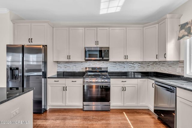 201 Gateway Court 1, Union Beach, NJ 07735