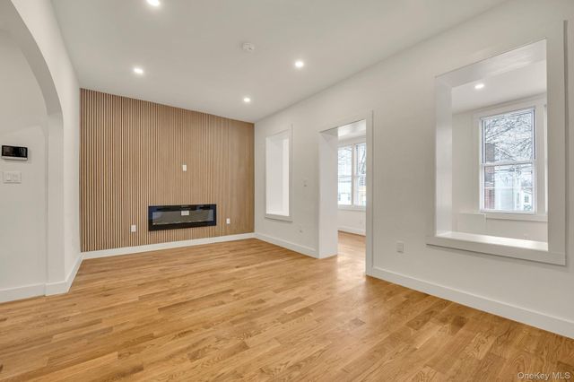 1517 Gillespie Avenue, Bronx, NY 10461