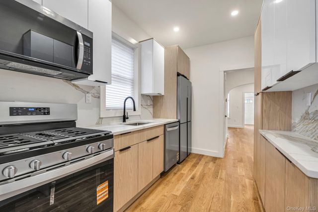 1517 Gillespie Avenue, Bronx, NY 10461