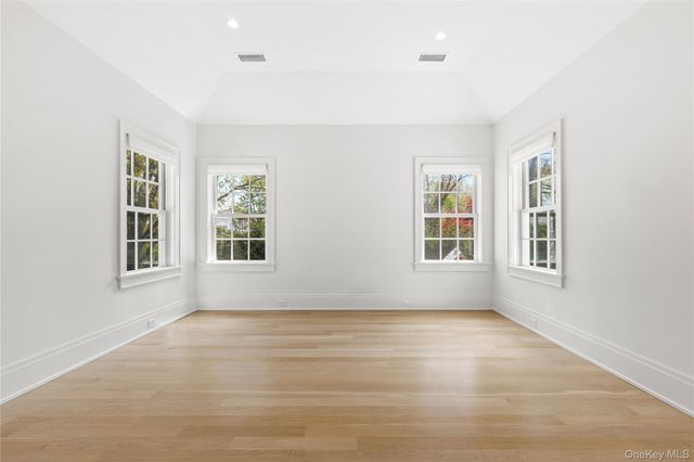 25 HUNT Place, Rye, NY 10580