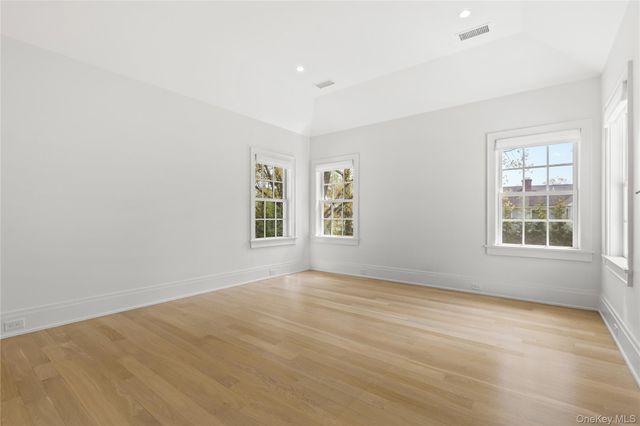 25 HUNT Place, Rye, NY 10580