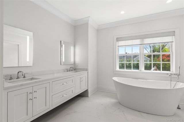 25 HUNT Place, Rye, NY 10580