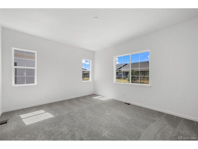 3807 Emerald Shore Cir, Loveland, CO 80538