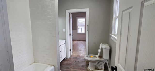 1555 E 1 Street, Fremont, NE 68028