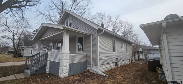 1555 E 1 Street, Fremont, NE 68028