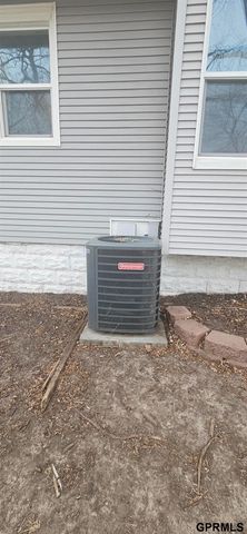 1555 E 1 Street, Fremont, NE 68028