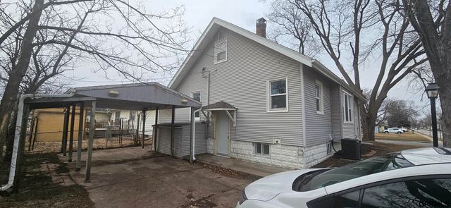1555 E 1 Street, Fremont, NE 68028