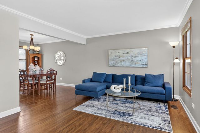 2123 Green Valley Road, Darien, IL 60561