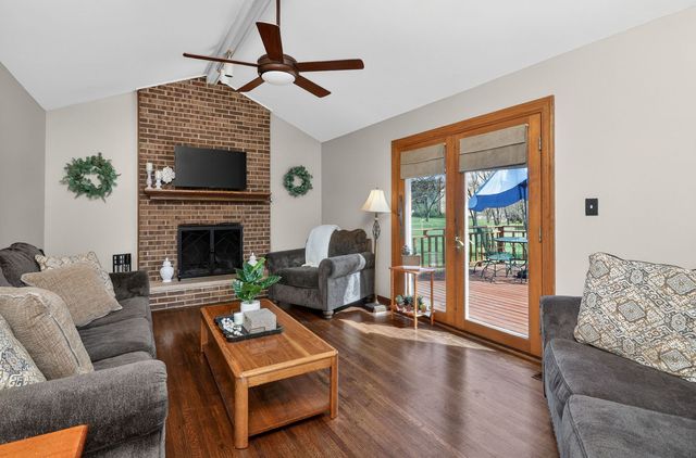 2123 Green Valley Road, Darien, IL 60561