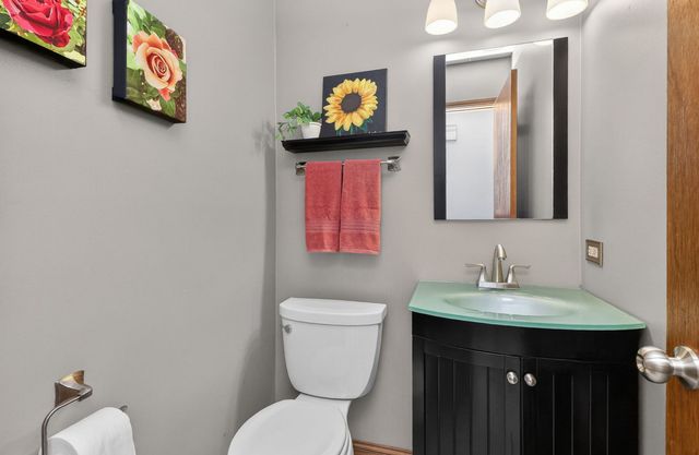 2123 Green Valley Road, Darien, IL 60561