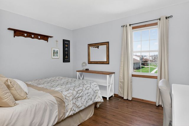 2123 Green Valley Road, Darien, IL 60561