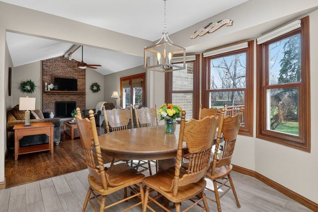 2123 Green Valley Road, Darien, IL 60561