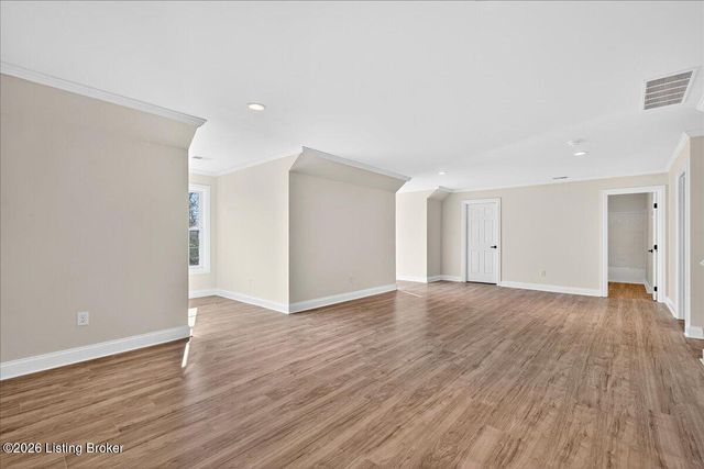 10206 Easum Rd, Louisville, KY 40299