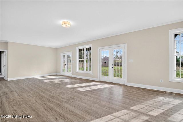 10206 Easum Rd, Louisville, KY 40299
