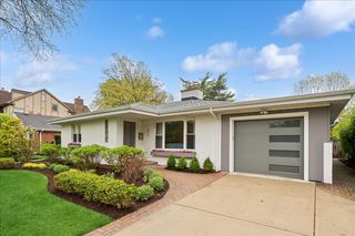 912 Hunter Road, Wilmette, IL 60091