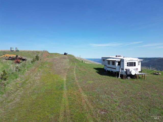 444 Vista View Drive, Lenore, ID 83541