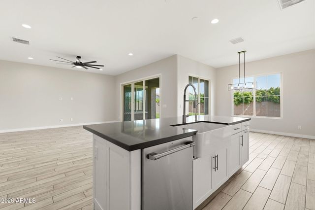 18814 E WALNUT Drive, Queen Creek, AZ 85142