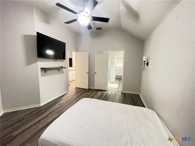 704 Pennsylvania Avenue, Victoria, TX 77904