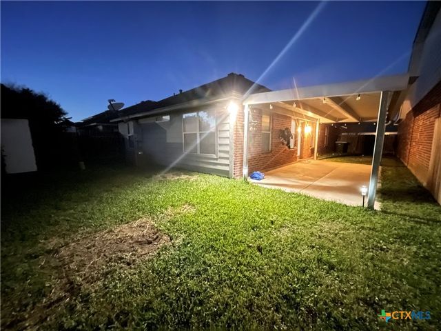 704 Pennsylvania Avenue, Victoria, TX 77904