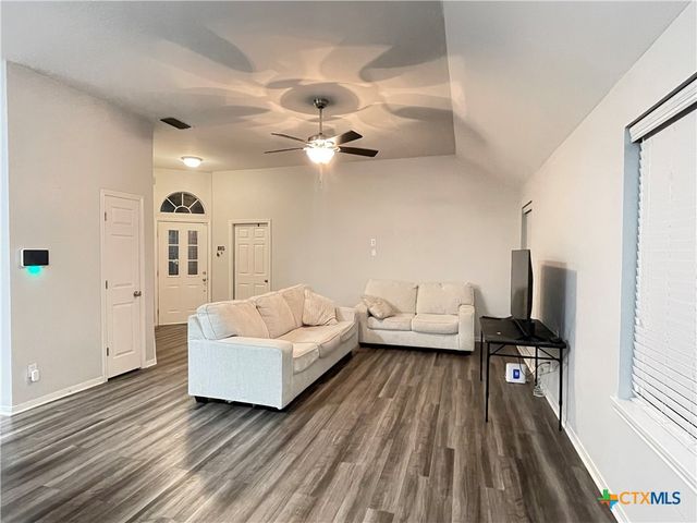 704 Pennsylvania Avenue, Victoria, TX 77904