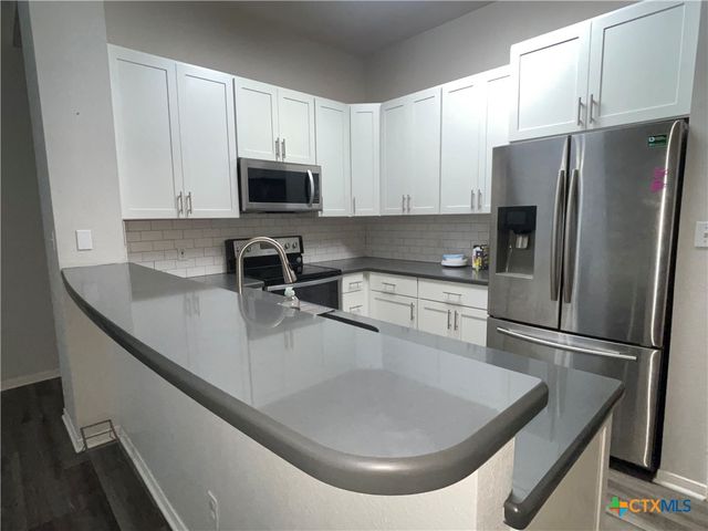 704 Pennsylvania Avenue, Victoria, TX 77904