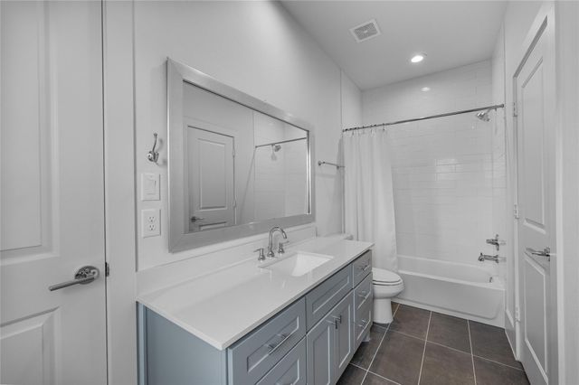 1745 Ojeman Point Lane, Houston, TX 77055