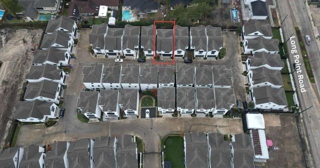 1745 Ojeman Point Lane, Houston, TX 77055