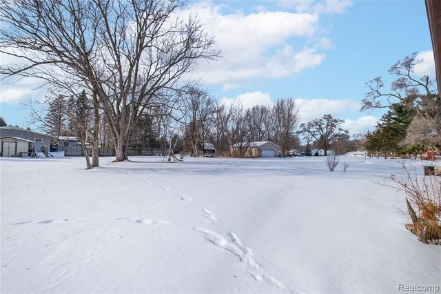 6449 Detroit Street, Mount Morris, MI 48458