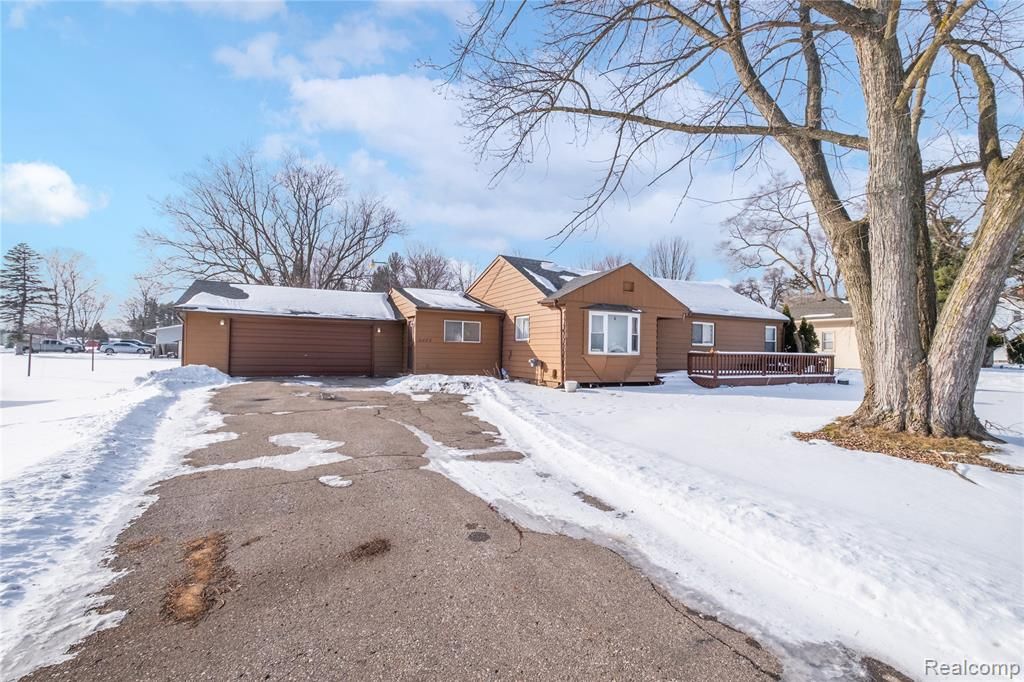 6449 Detroit Street, Mount Morris, MI 48458