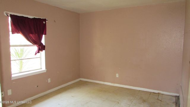 2009 North Street, Gulfport, MS 39507