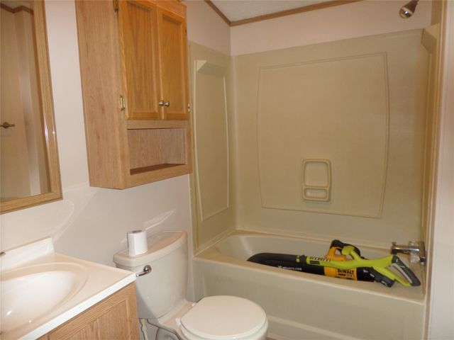 8208 CLOVERIDGE Drive, Erie, PA 16509