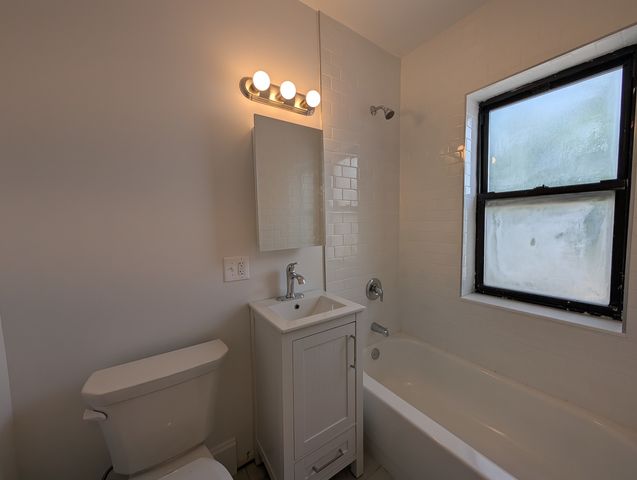 2706 N Spaulding Avenue 1GG, Chicago, IL 60647