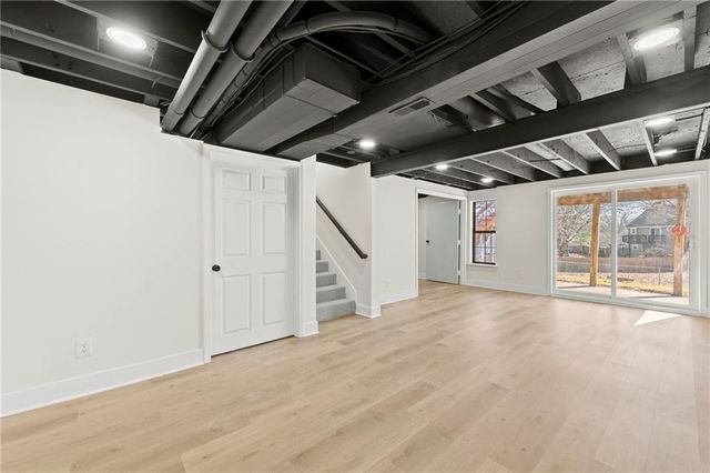 213 NW 80th Street, Kansas City, MO 64118