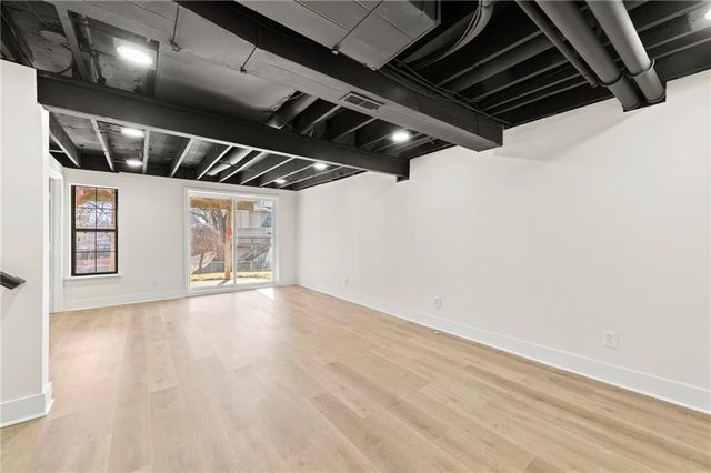 213 NW 80th Street, Kansas City, MO 64118