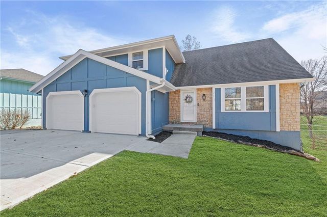 213 NW 80th Street, Kansas City, MO 64118