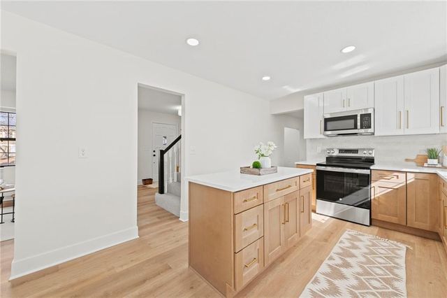 213 NW 80th Street, Kansas City, MO 64118