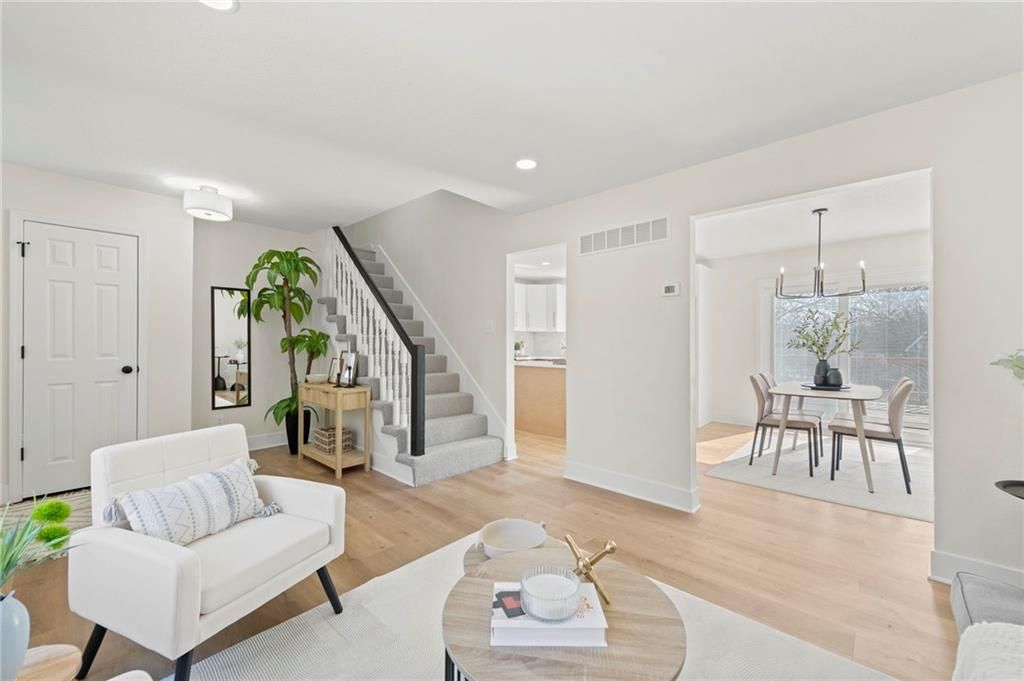 213 NW 80th Street, Kansas City, MO 64118